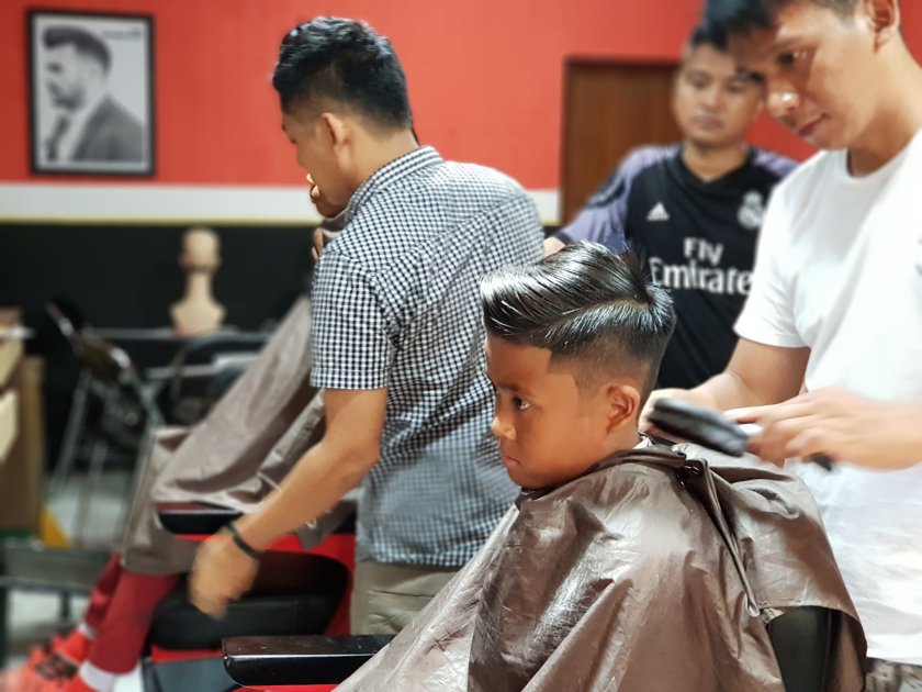 Kursus barbershop potong  rambut  FBC terbaik di  indonesia 
